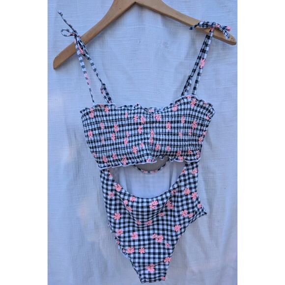 Decree Women's Plaid Check One Piece Swimsuit Sz L Floral Smocked Cut Out Ruffle - Picture 1 of 5